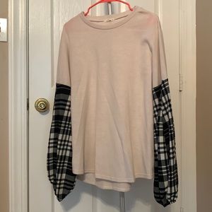 E. Luna bubble sleeve top. Size large.